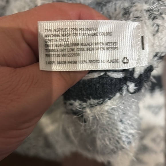 Xhilaration Size Med Fuzzy Black White Gray Soft Popover Long Sleeve Sweater - Picture 5 of 6